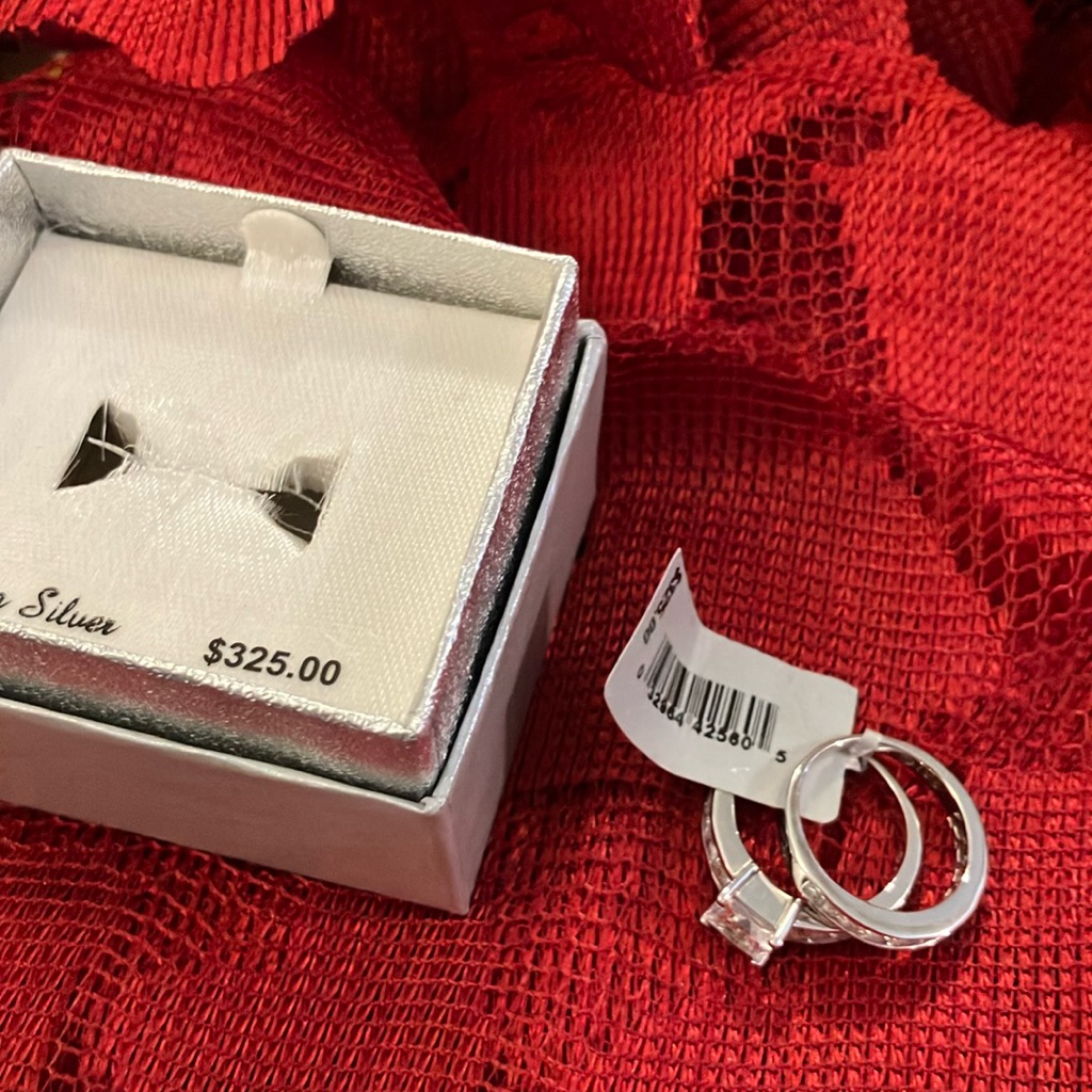 Ladies Beautiful Engagement/Wedding, Sterling Silver Cz Ring Size 6, Value $325